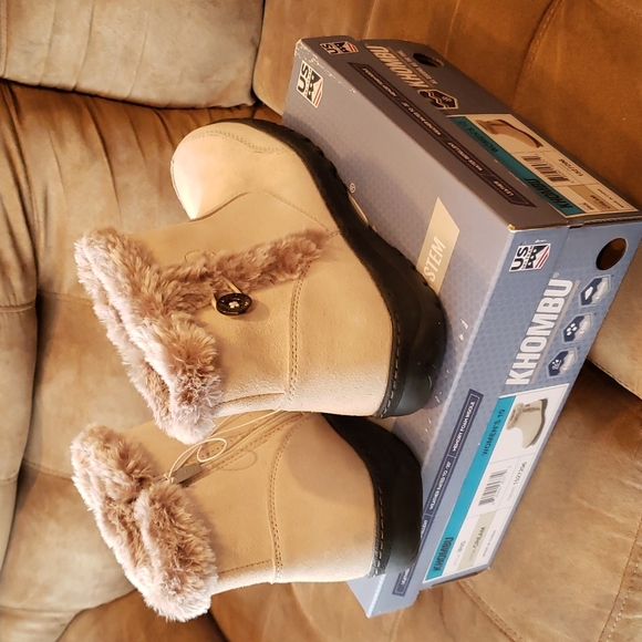 Khombu Women Boots, Size 10 Color Cream - Picture 5 of 10